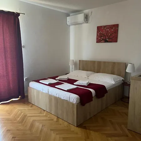 Maslina Pensión Makarska